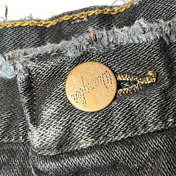 Wrangler Shorts Black Distressed Frayed Shorts High Rise - Picture 3 of 5